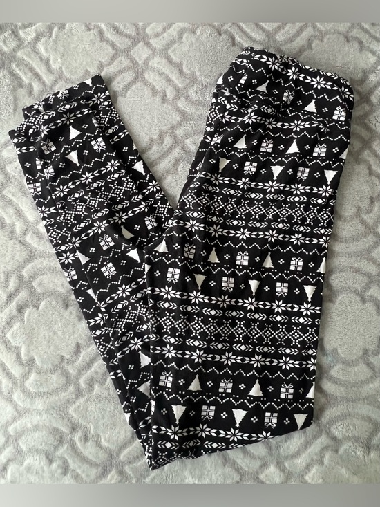 Derek Heart Pants - Derek Heart Women’s Medium Black White Christmas Fair Isle Leggings